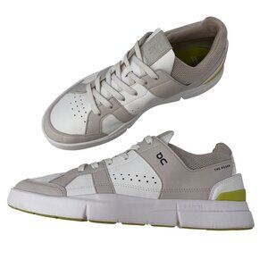 On Running The Roger Clubhouse Sneakers  in Sand/Zest Women's Size 10